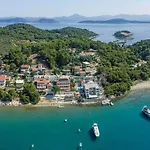 Franka 4* Саплунара