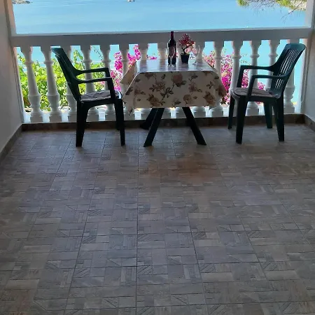 Franka Saplunara Gostinjska kuća 4*